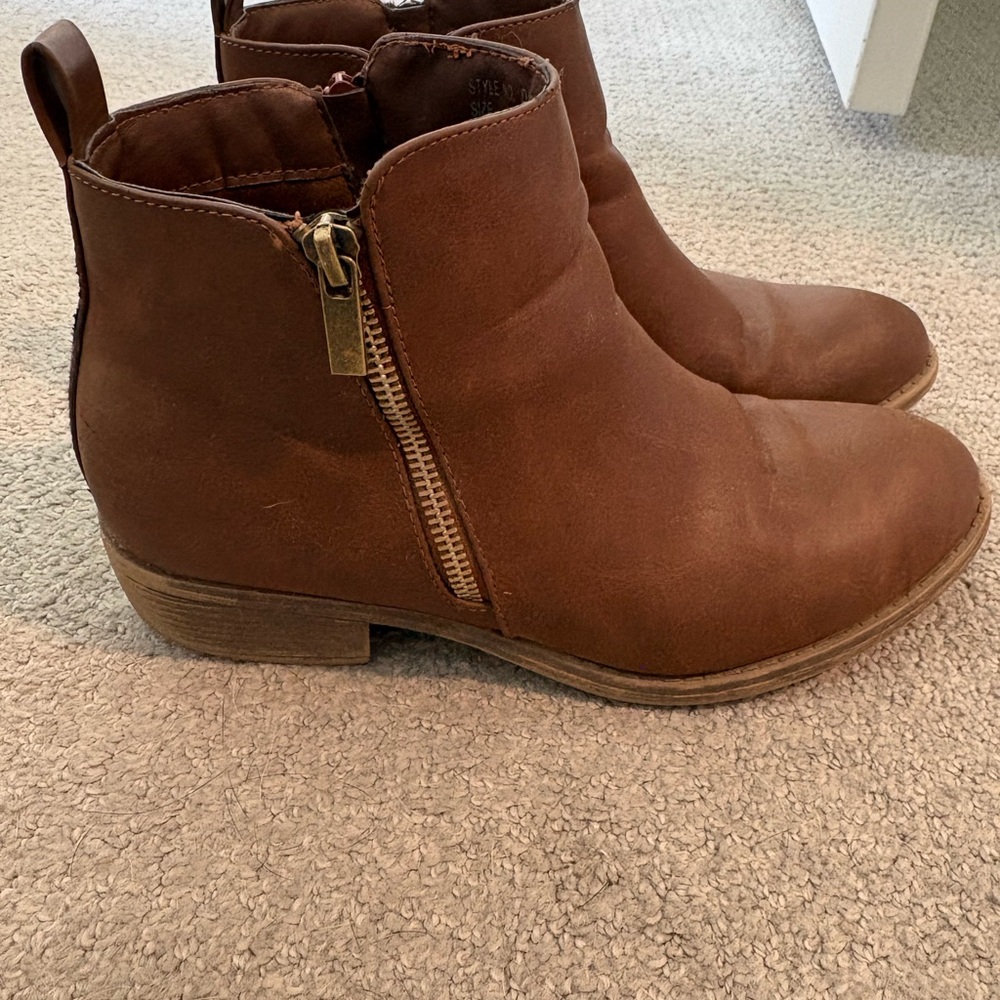 Women's Brown Ankle Boots with Side Zip
